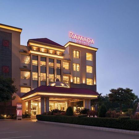 Ramada By Wyndham Varanasi Katesar Chandauli Zewnętrze zdjęcie