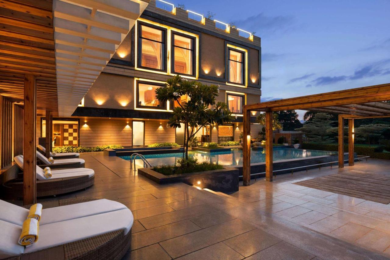 Ramada By Wyndham Varanasi Katesar Chandauli Zewnętrze zdjęcie