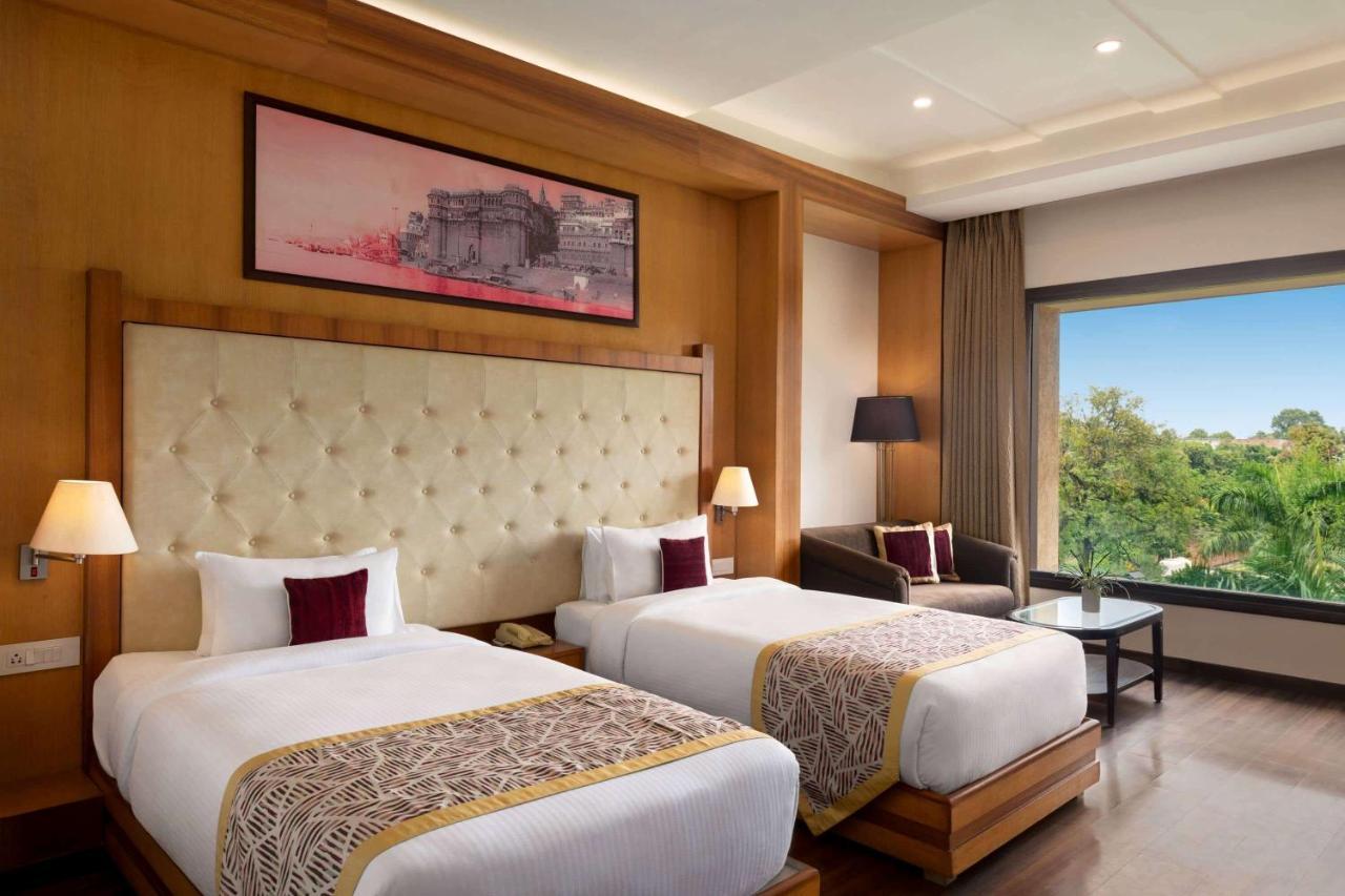 Ramada By Wyndham Varanasi Katesar Chandauli Zewnętrze zdjęcie