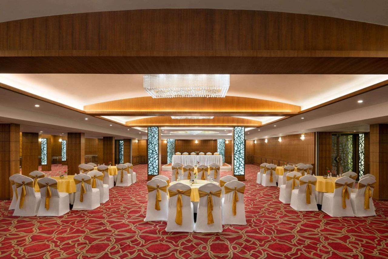 Ramada By Wyndham Varanasi Katesar Chandauli Zewnętrze zdjęcie